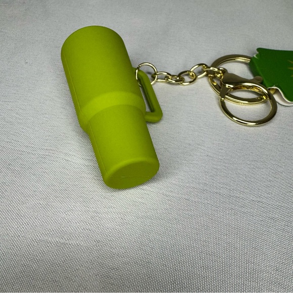 Bioworld Grinch Tumbler Keychain - Picture 4 of 4